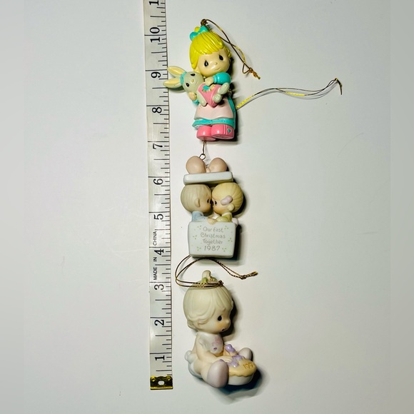 Collectible Precious Moments Ornament Lot - Picture 5 of 8